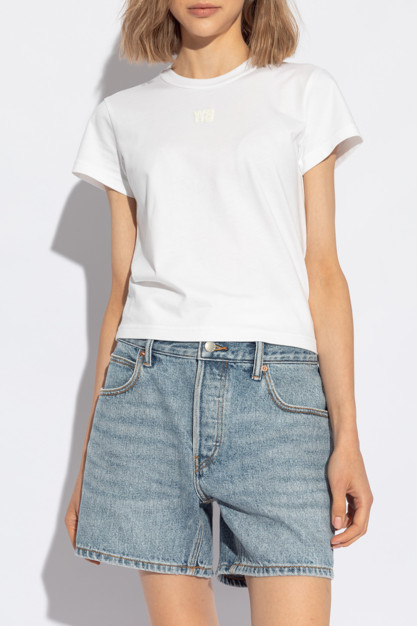 Tシャツ・カットソー Alexander Wang T-Shirt With Logo Unisex Logo-Print Cotton T-Shirt in VINTAGE WHITE